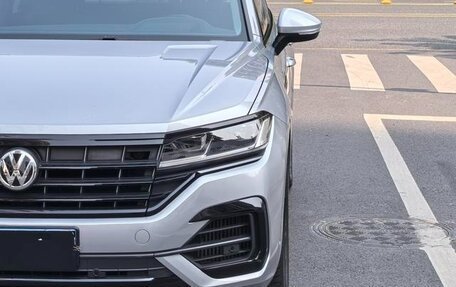 Volkswagen Touareg III, 2019 год, 3 600 000 рублей, 4 фотография