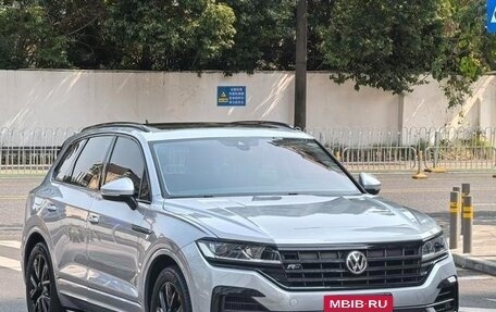 Volkswagen Touareg III, 2019 год, 3 600 000 рублей, 2 фотография