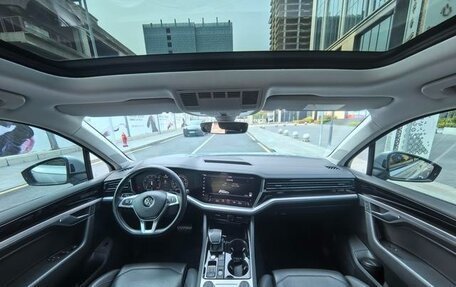 Volkswagen Touareg III, 2019 год, 3 600 000 рублей, 11 фотография