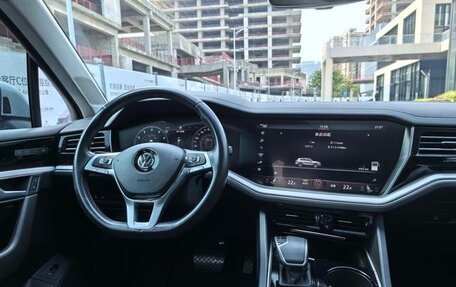 Volkswagen Touareg III, 2019 год, 3 600 000 рублей, 14 фотография