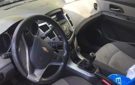 Chevrolet Cruze II, 2010 год, 340 000 рублей, 8 фотография