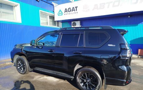 Toyota Land Cruiser Prado 150 рестайлинг 2, 2020 год, 5 800 000 рублей, 3 фотография