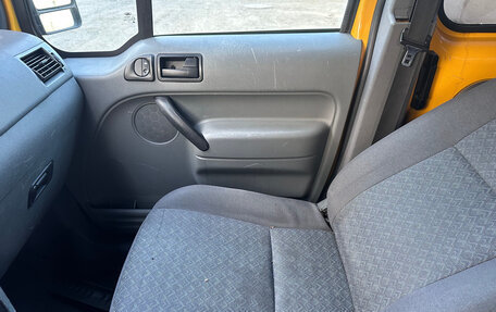 Ford Tourneo Connect I, 2004 год, 395 000 рублей, 13 фотография