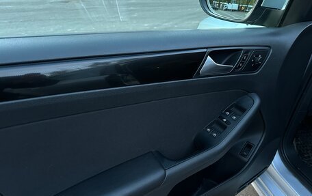 Volkswagen Jetta VI, 2013 год, 1 030 000 рублей, 13 фотография