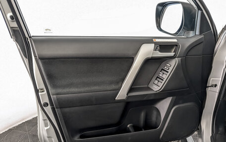 Toyota Land Cruiser Prado 150 рестайлинг 2, 2020 год, 5 495 000 рублей, 19 фотография