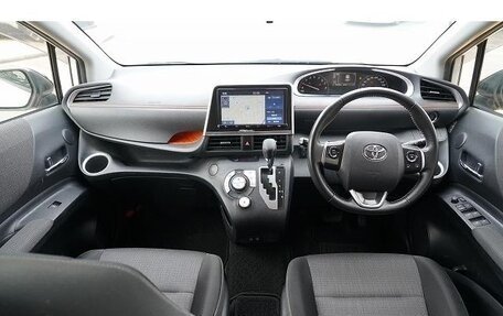 Toyota Sienta II, 2020 год, 1 367 300 рублей, 11 фотография