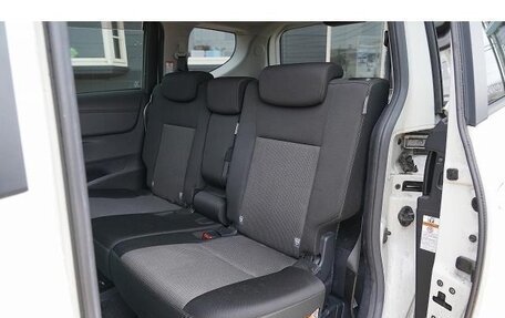Toyota Sienta II, 2020 год, 1 367 300 рублей, 13 фотография
