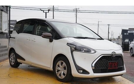 Toyota Sienta II, 2020 год, 1 367 300 рублей, 2 фотография