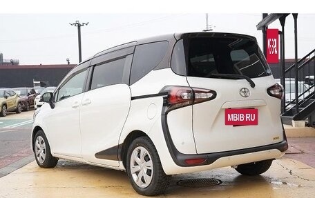 Toyota Sienta II, 2020 год, 1 367 300 рублей, 7 фотография