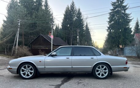 Jaguar XJR III (X350), 2000 год, 2 250 000 рублей, 2 фотография