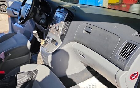 Hyundai H-1 II рестайлинг, 2008 год, 850 000 рублей, 6 фотография