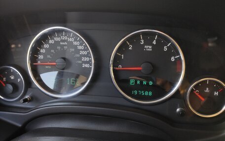 Jeep Liberty (Patriot), 2010 год, 830 000 рублей, 23 фотография