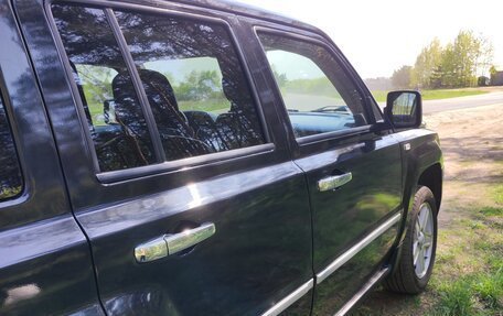 Jeep Liberty (Patriot), 2010 год, 830 000 рублей, 24 фотография