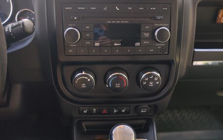 Jeep Liberty (Patriot), 2010 год, 830 000 рублей, 26 фотография