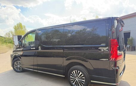 Toyota HiAce H300, 2020 год, 6 500 000 рублей, 6 фотография