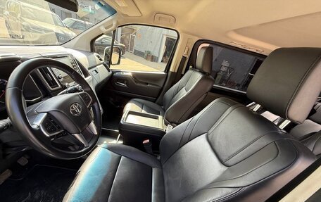 Toyota HiAce H300, 2020 год, 6 500 000 рублей, 9 фотография