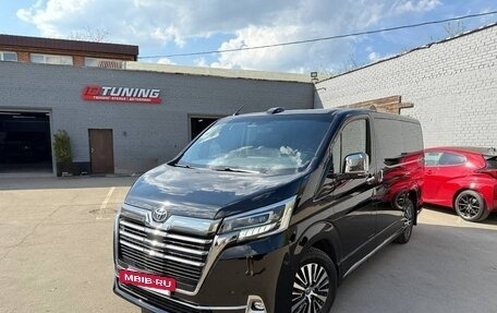 Toyota HiAce H300, 2020 год, 6 500 000 рублей, 8 фотография