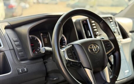 Toyota HiAce H300, 2020 год, 6 500 000 рублей, 25 фотография