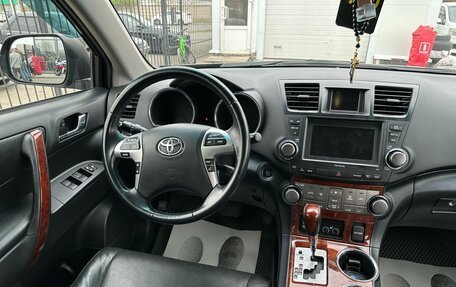 Toyota Highlander III, 2010 год, 2 349 000 рублей, 15 фотография