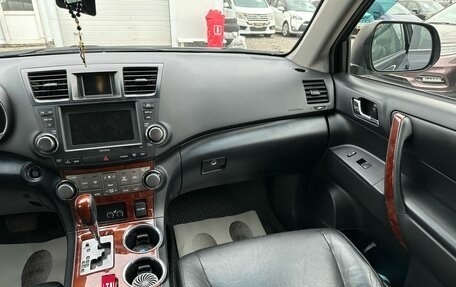 Toyota Highlander III, 2010 год, 2 349 000 рублей, 16 фотография