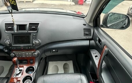 Toyota Highlander III, 2010 год, 2 349 000 рублей, 18 фотография