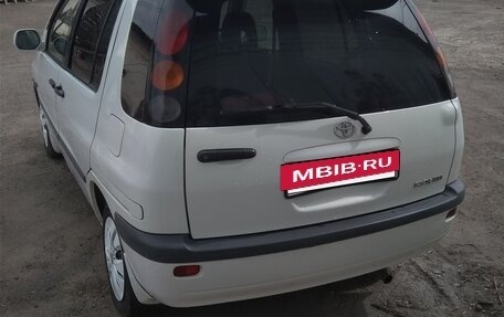 Toyota Raum I, 1998 год, 390 000 рублей, 2 фотография