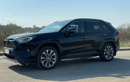 Toyota RAV4, 2022 год, 3 650 000 рублей, 2 фотография