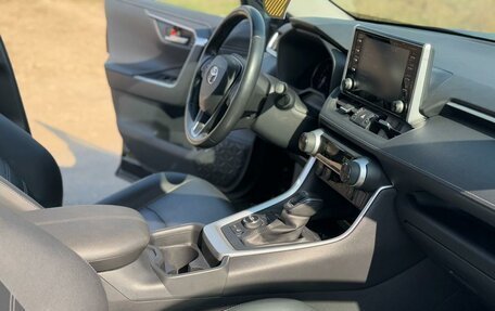 Toyota RAV4, 2022 год, 3 650 000 рублей, 4 фотография