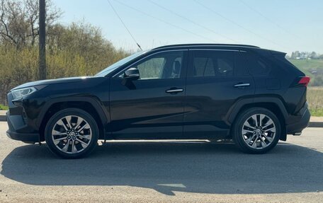 Toyota RAV4, 2022 год, 3 650 000 рублей, 5 фотография