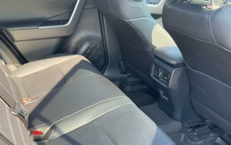 Toyota RAV4, 2022 год, 3 650 000 рублей, 13 фотография