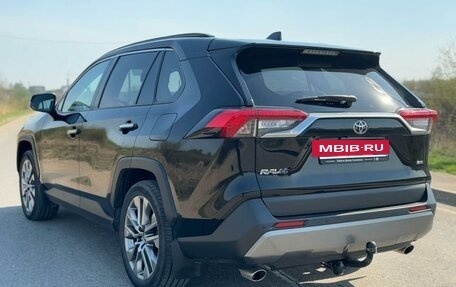 Toyota RAV4, 2022 год, 3 650 000 рублей, 8 фотография