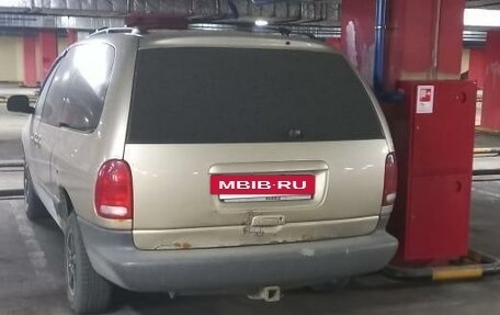 Dodge Caravan III, 2000 год, 260 000 рублей, 2 фотография