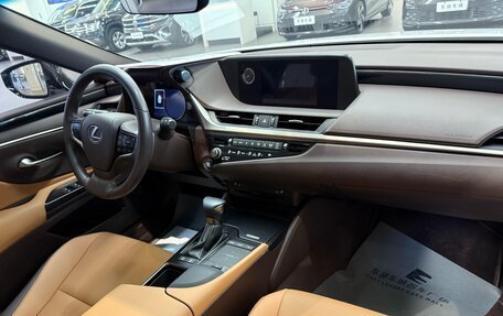 Lexus ES VII, 2021 год, 3 520 000 рублей, 15 фотография