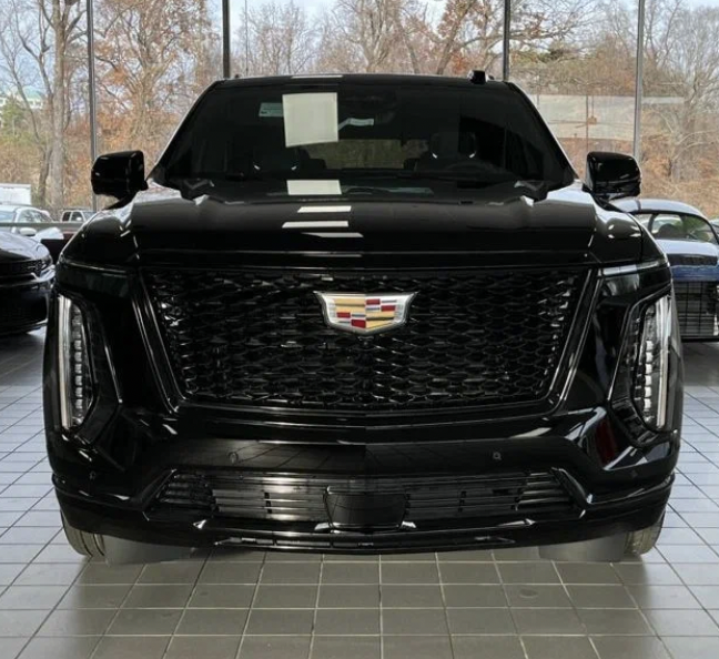 Cadillac Escalade V, 2025 год, 24 500 000 рублей, 1 фотография