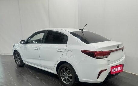 KIA Rio IV, 2018 год, 1 050 000 рублей, 3 фотография