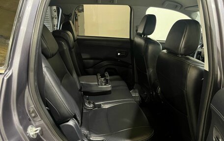 Mitsubishi Outlander III рестайлинг 3, 2007 год, 1 150 000 рублей, 16 фотография