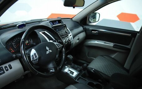 Mitsubishi Pajero Sport II рестайлинг, 2014 год, 1 930 000 рублей, 10 фотография