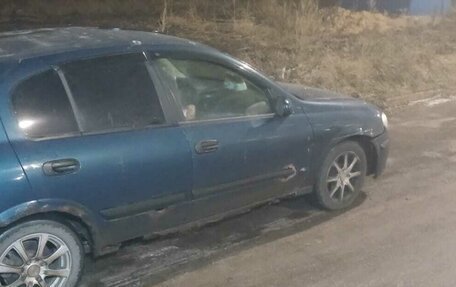 Nissan Almera, 2001 год, 60 000 рублей, 4 фотография