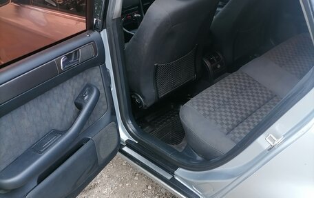Audi A6, 1998 год, 360 000 рублей, 13 фотография