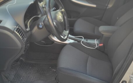 Toyota Corolla, 2011 год, 1 200 000 рублей, 8 фотография