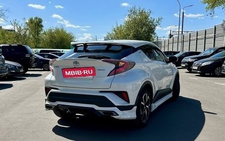 Toyota C-HR I рестайлинг, 2017 год, 1 899 000 рублей, 6 фотография