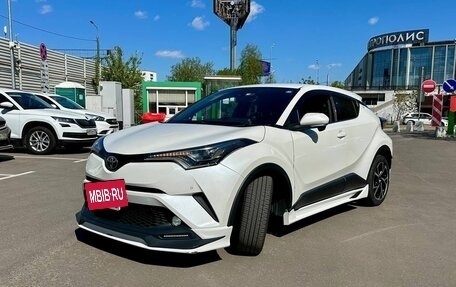 Toyota C-HR I рестайлинг, 2017 год, 1 899 000 рублей, 4 фотография