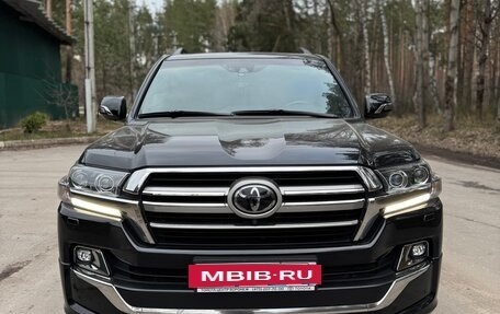 Toyota Land Cruiser 200, 2019 год, 11 000 000 рублей, 2 фотография