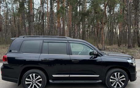 Toyota Land Cruiser 200, 2019 год, 11 000 000 рублей, 8 фотография