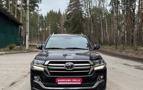 Toyota Land Cruiser 200, 2019 год, 11 000 000 рублей, 9 фотография