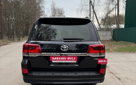 Toyota Land Cruiser 200, 2019 год, 11 000 000 рублей, 6 фотография