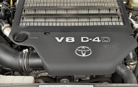 Toyota Land Cruiser 200, 2019 год, 11 000 000 рублей, 28 фотография