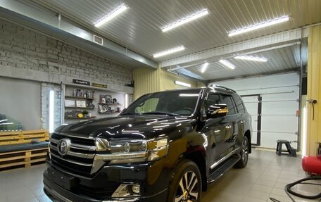 Toyota Land Cruiser 200, 2019 год, 11 000 000 рублей, 34 фотография