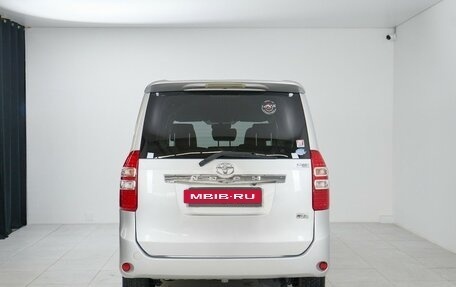 Toyota Noah III, 2013 год, 1 335 000 рублей, 6 фотография