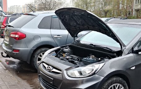 Hyundai Solaris II рестайлинг, 2011 год, 580 000 рублей, 3 фотография